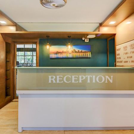 Hotel Aura - Near Malad Link Road Gorai Kültér fotó