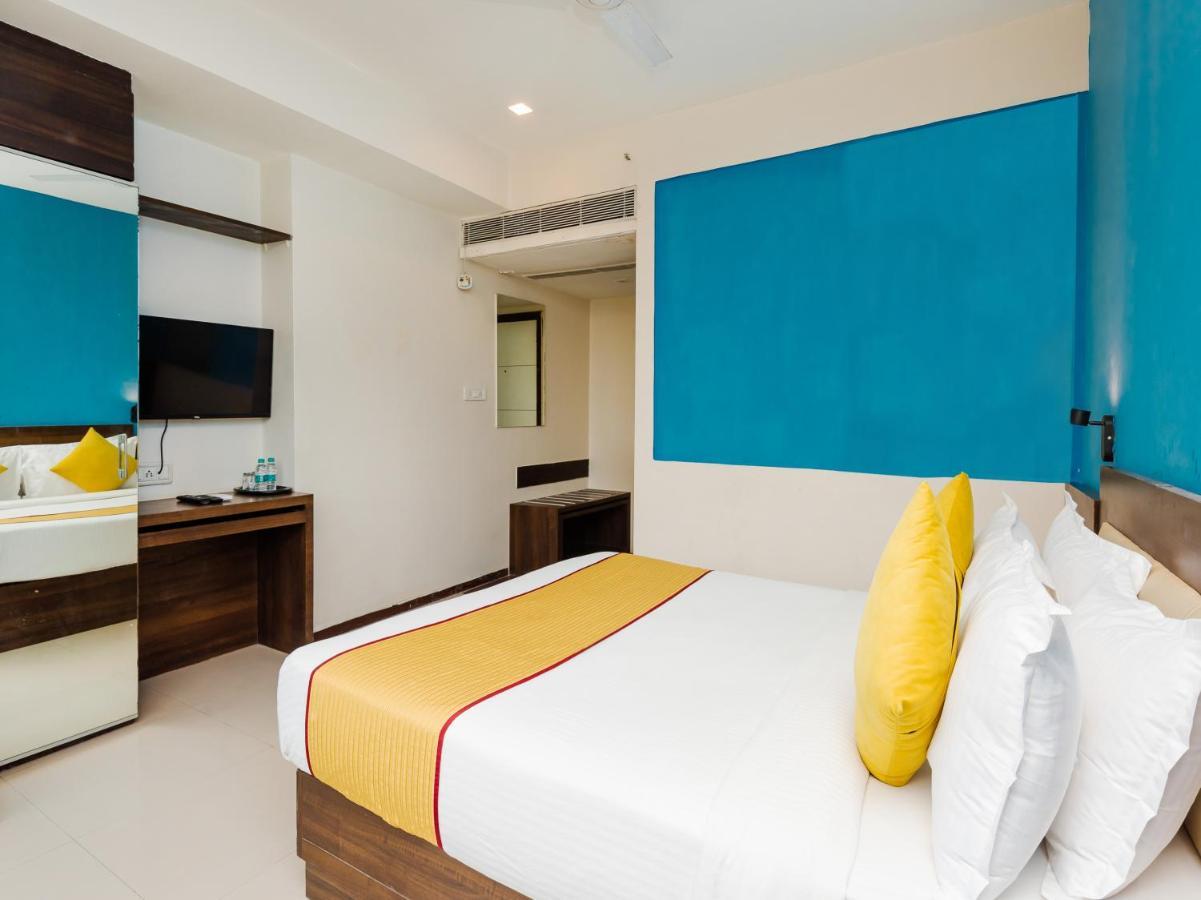 Hotel Aura - Near Malad Link Road Gorai Kültér fotó