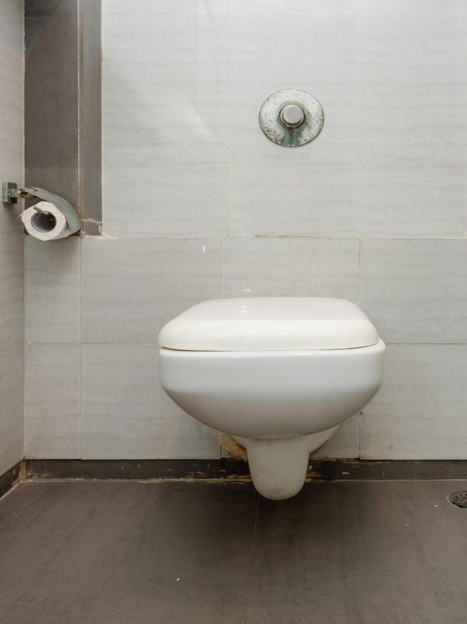 Hotel Aura - Near Malad Link Road Gorai Kültér fotó
