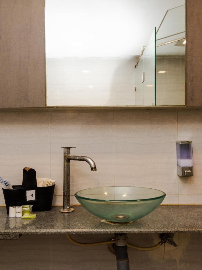 Hotel Aura - Near Malad Link Road Gorai Kültér fotó