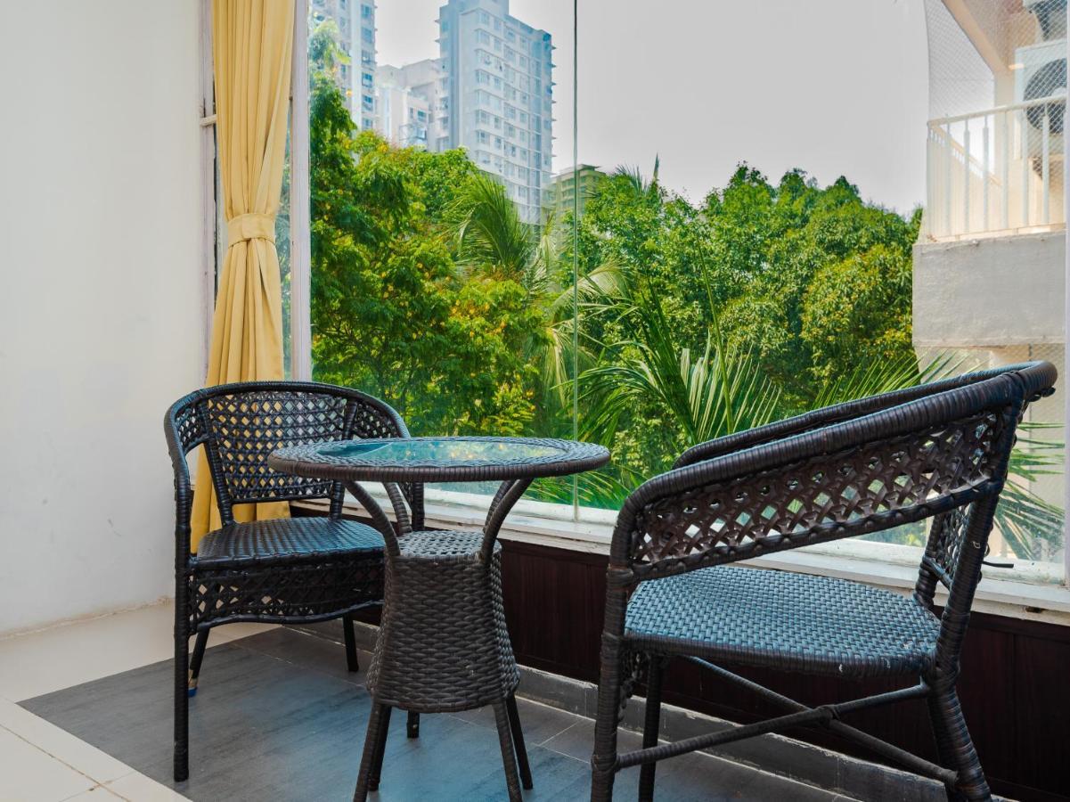 Hotel Aura - Near Malad Link Road Gorai Kültér fotó