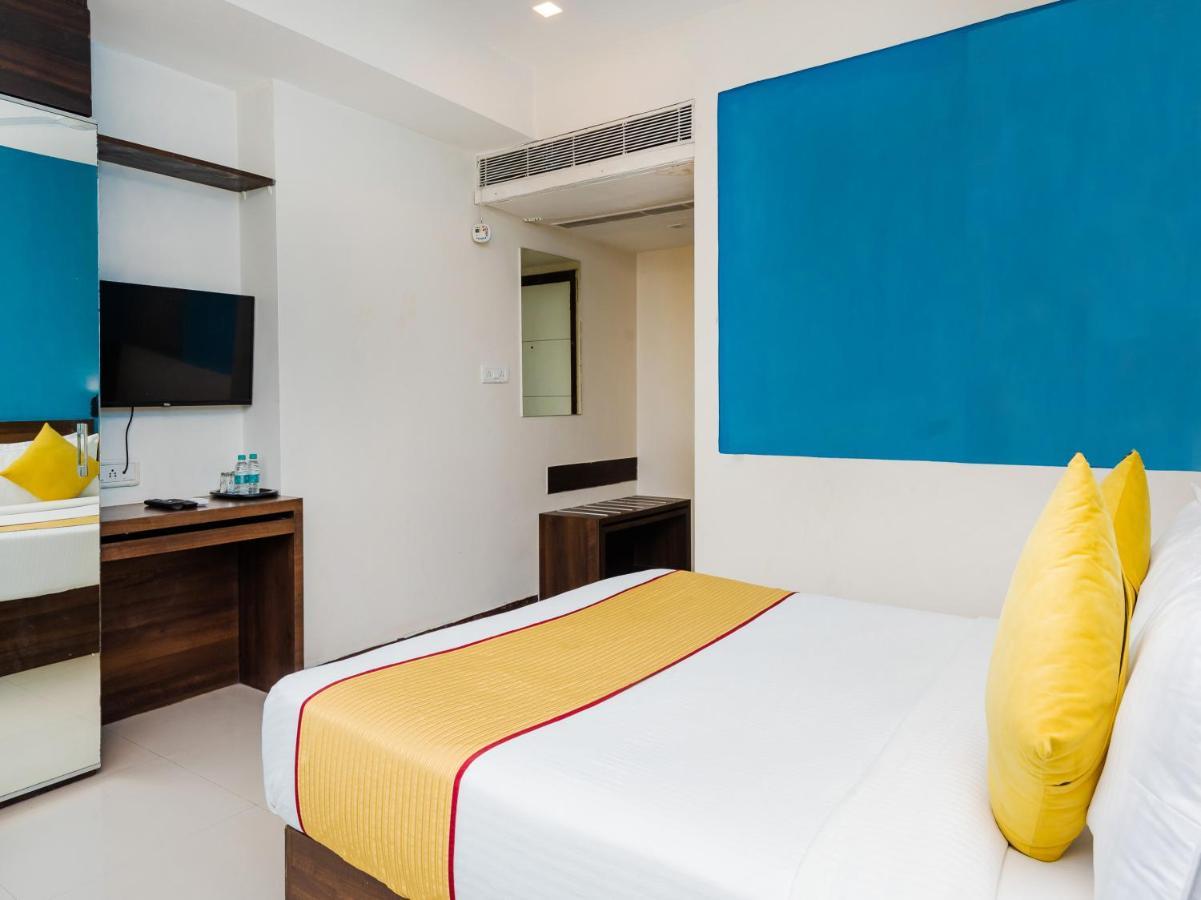 Hotel Aura - Near Malad Link Road Gorai Kültér fotó