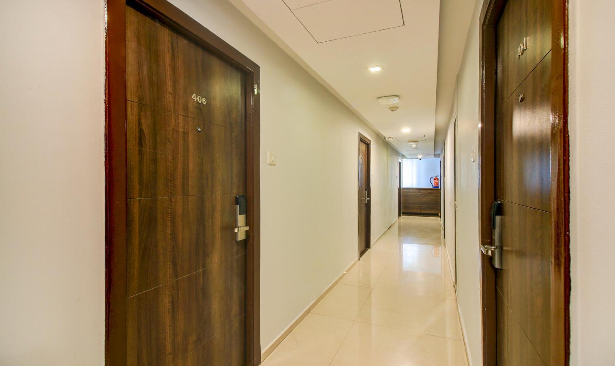 Hotel Aura - Near Malad Link Road Gorai Kültér fotó